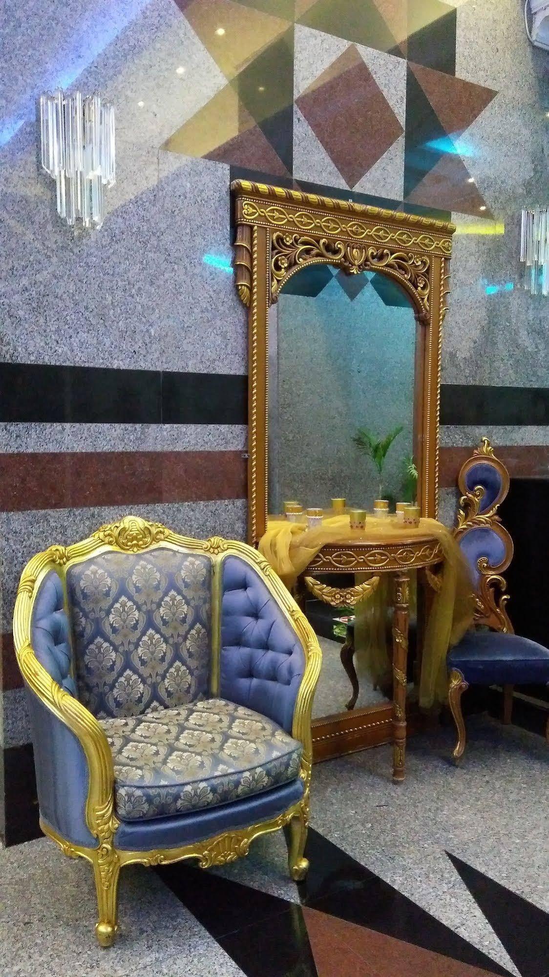 Royal Crown Suites Sharjah Ngoại thất bức ảnh