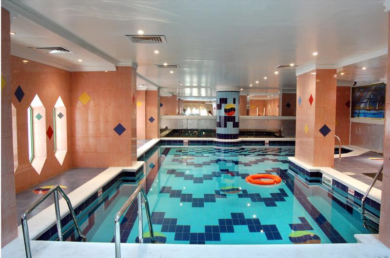 Royal Crown Suites Sharjah Ngoại thất bức ảnh