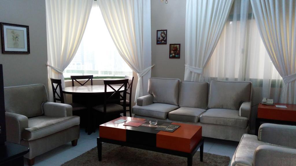 Royal Crown Suites Sharjah Ngoại thất bức ảnh